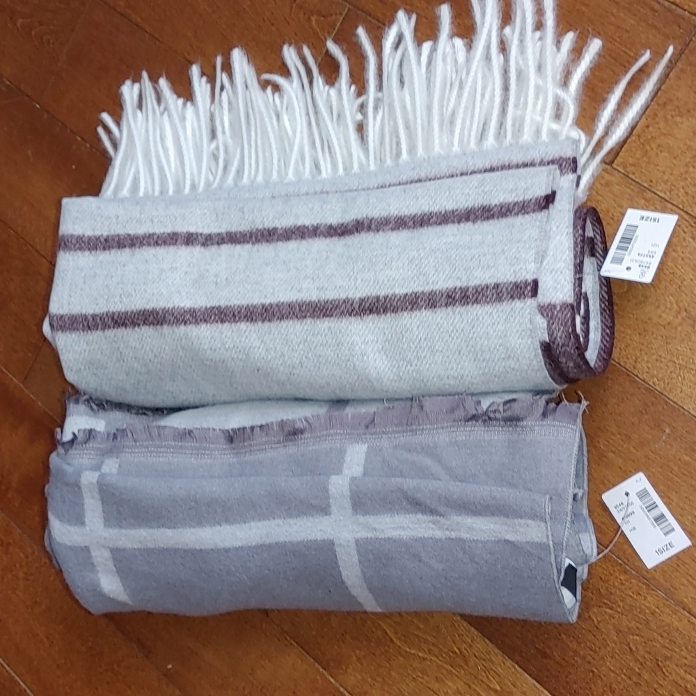 NWT Two Reitmans Blanket Scarves